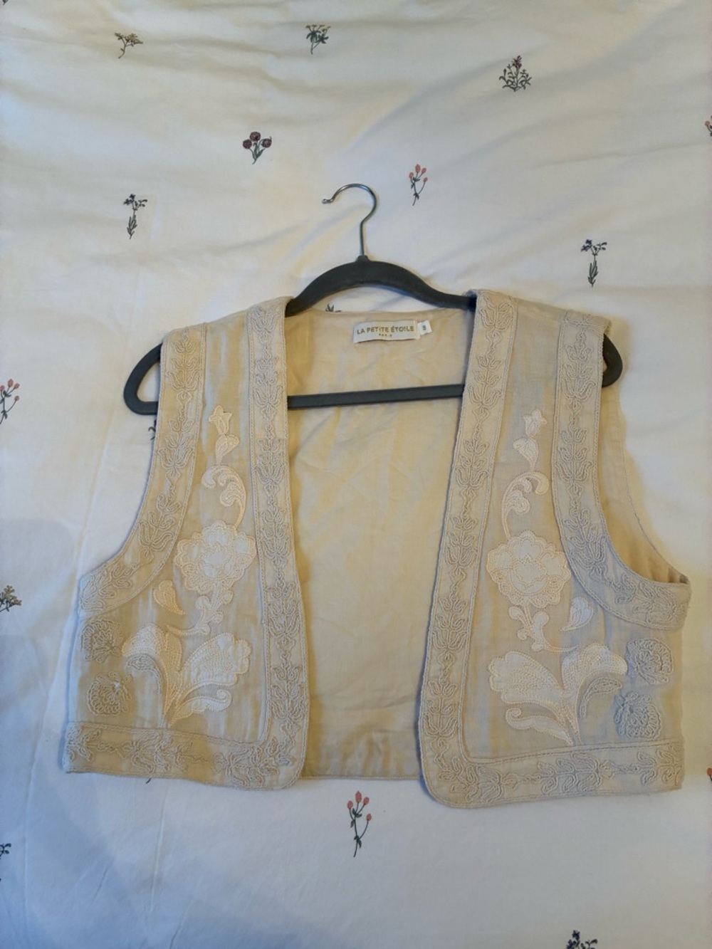 Embroidered Cream Linen Vest - La Petite Etoile